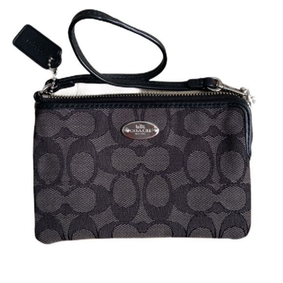 Coach Handbags - 2015 Coach Black Signature Wallet NWOT F53536